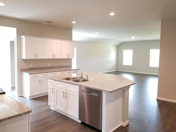 3rd image of 1413 Dillard Creek Dr