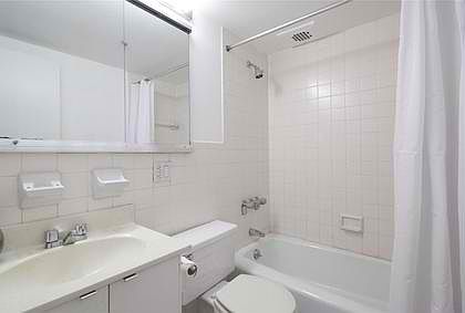 3rd image of 838 Greenwich St APT 3C