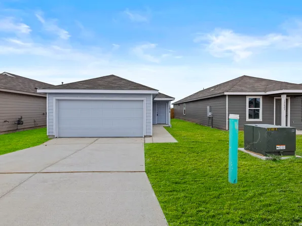 12619 Kathleen St, St Hedwig, TX 78152