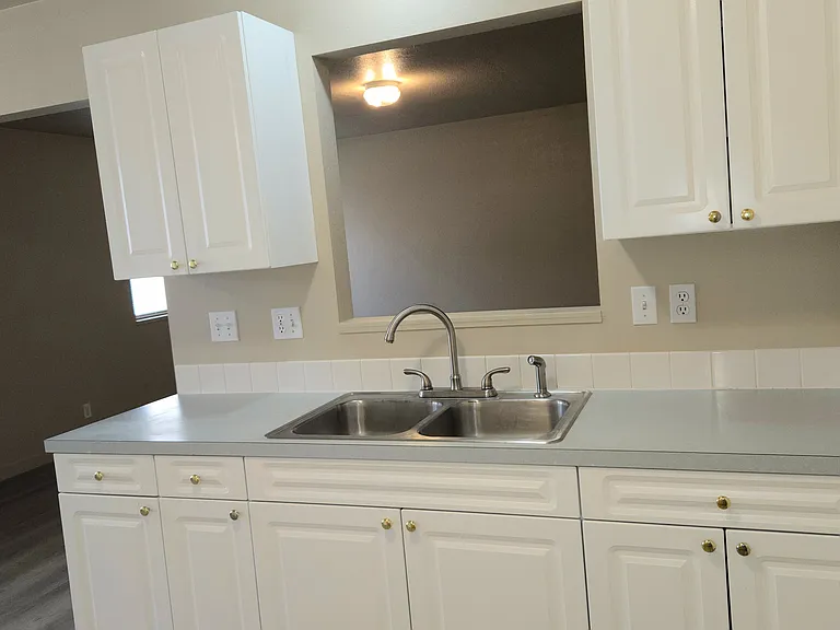 132 Southwest Blvd #C — Photo 8