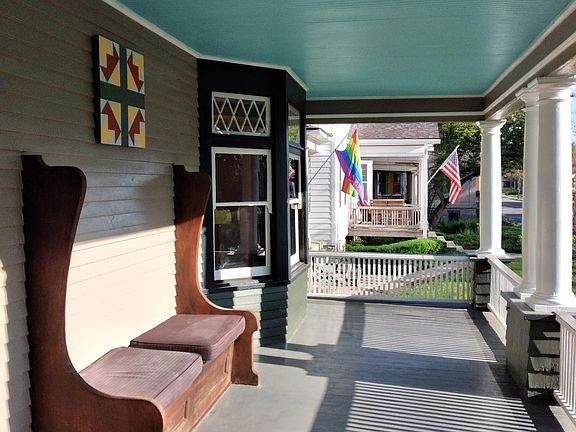 5th image of 129 Forest Ave