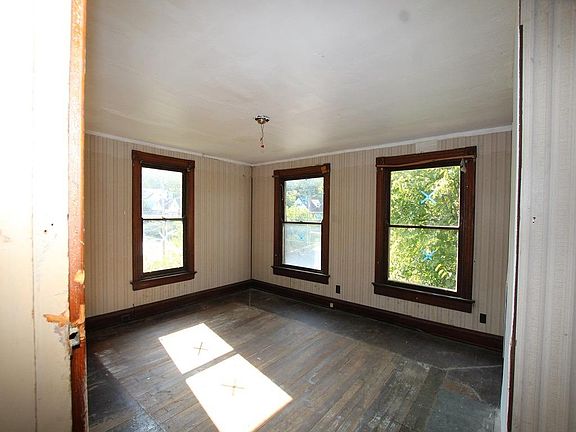 5th image of 3326 Glenway Ave