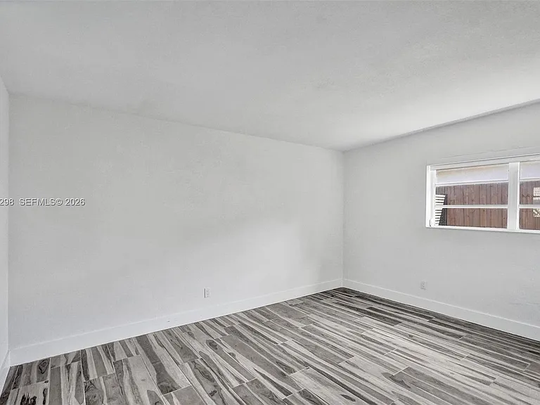 19260 NE 22nd Ave — Photo 29