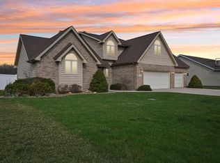 612 Merganser Dr, Hobart, IN 46342