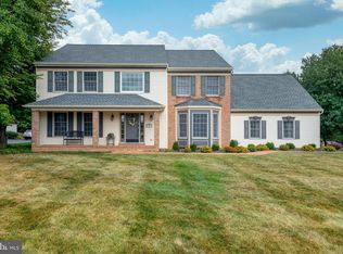 15 Old Post Ln, Lititz, PA 17543
