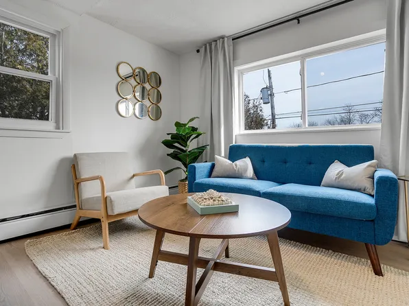 104 1st St APT 203, Old Orchard Beach, ME 04064