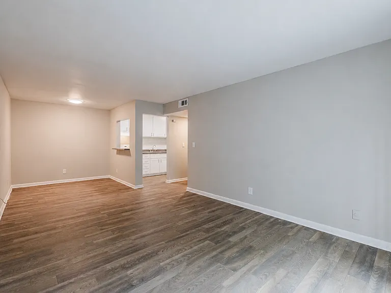 Modern Living in the Heart of Northlake — Photo 85