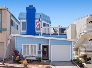 226 44th St, Manhattan Beach, CA 90266