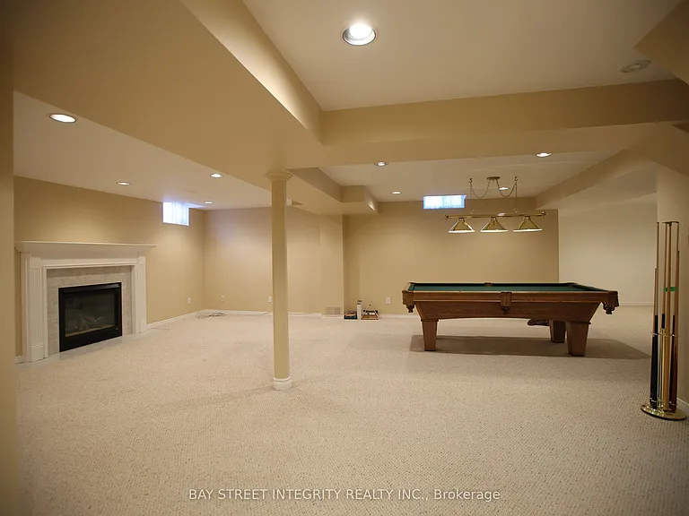 1906 Stoneybrook Ct — Photo 13