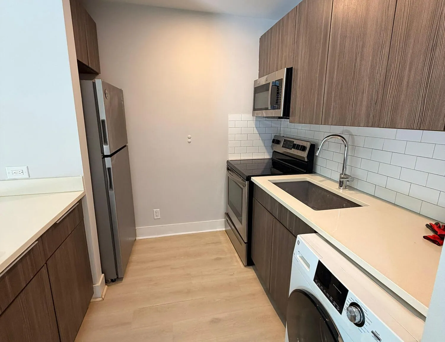 1 bed, 1.0 bath, 4337 sqft, $1,800 — Photo 3
