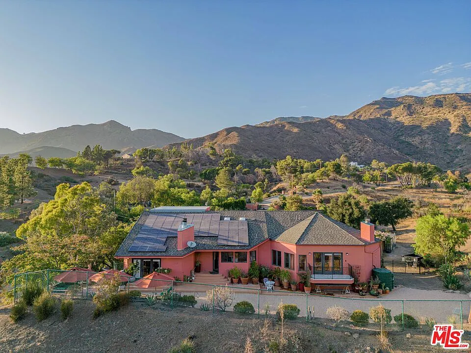 34136 Mulholland Hwy