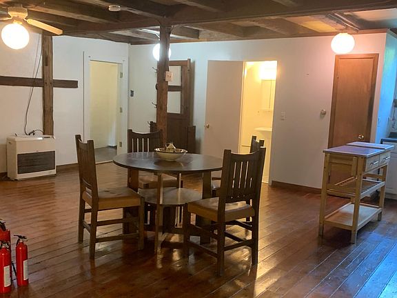 Livine room. entry door is the door to the left in background