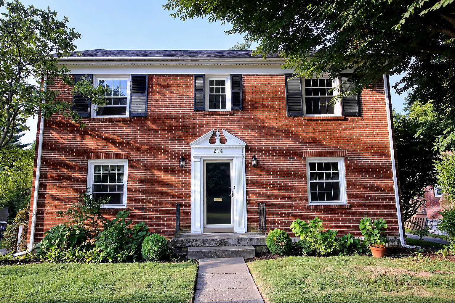 2 bed, 900 sqft, $1,600 — Photo 1