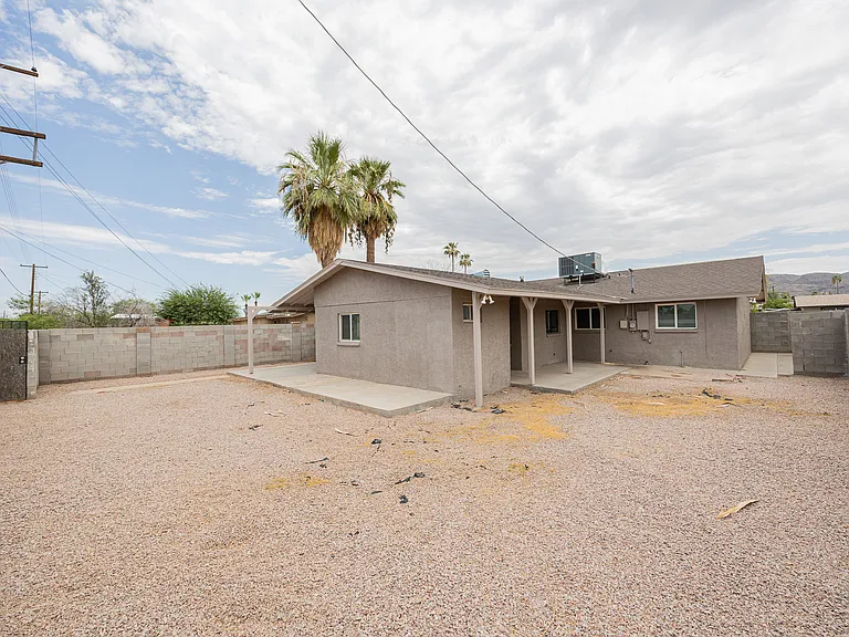 2062 E Nancy Ln — Photo 26