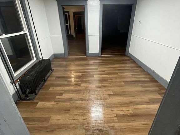 5th image of 128 Palmer Ave