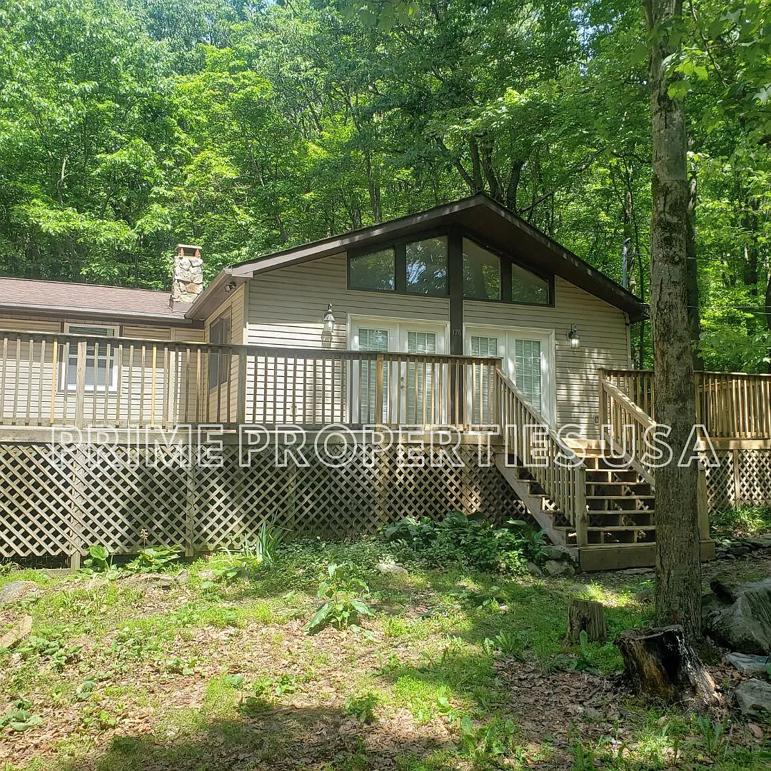 3 bed, 1536 sqft, $2,196 — Photo 1