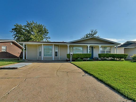 4th image of 865 N Windermere Dr