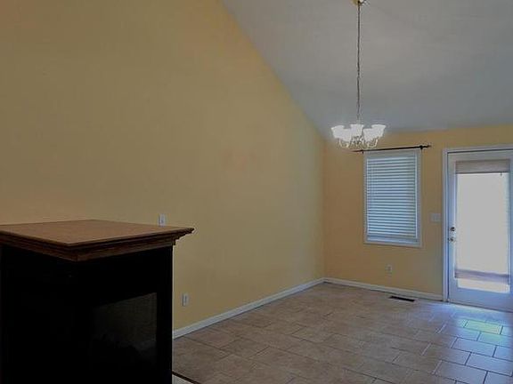 3rd image of 801 Village St