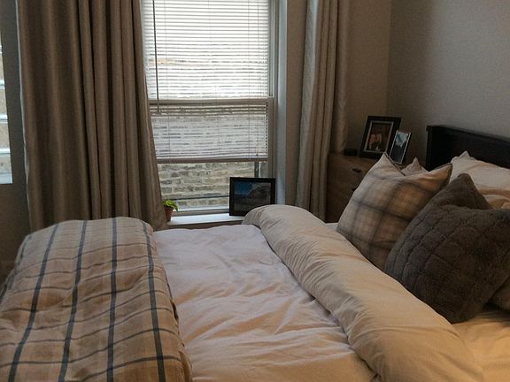 5th image of 1470 W Erie St #3