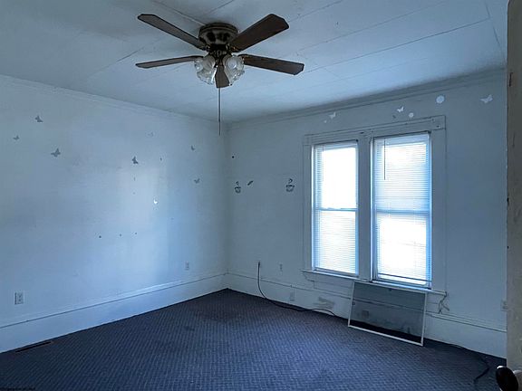 4th image of 107 Union St