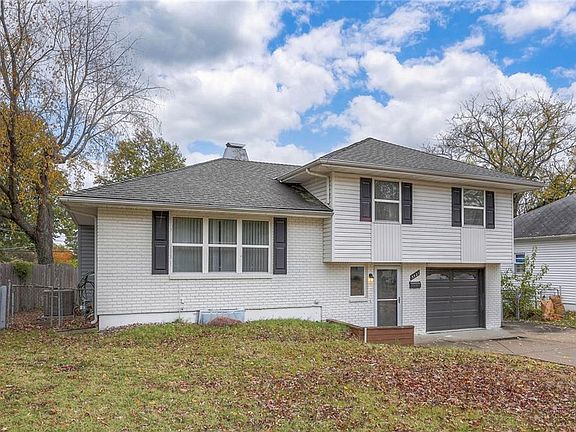 3rd image of 3521 Randall Dr