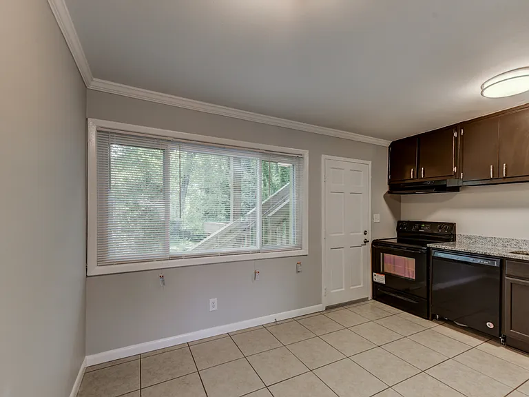 3547 Glenwood Rd #A — Photo 9