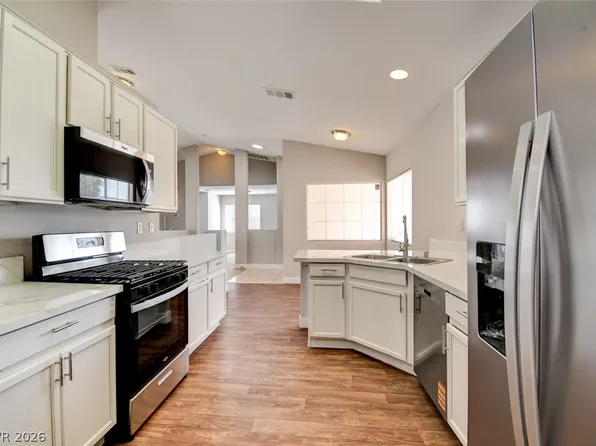 2920 Robincrest Ct, North Las Vegas, NV 89031