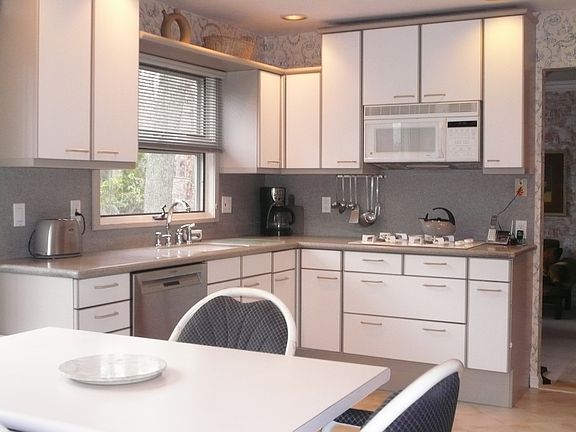 4th image of 81 Staten Island Blvd