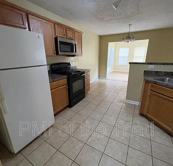 152 Drewsbury Dr — Photo 22
