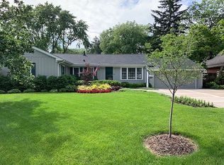 3S080 Butternut Ln, Glen Ellyn, IL