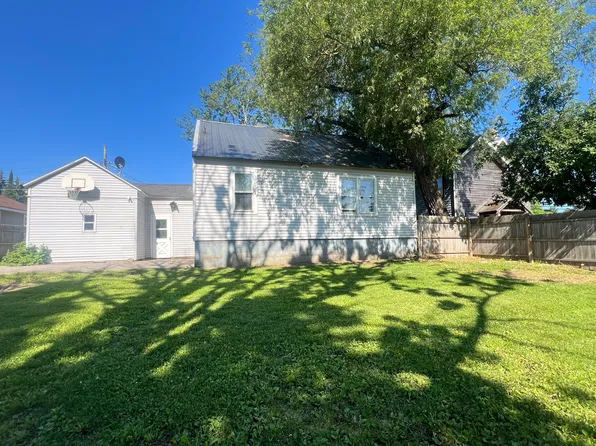 1705 Davitt St, Sault Sainte Marie, MI 49783