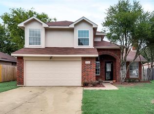 2744 Timber Ct, Grand Prairie, TX 75052