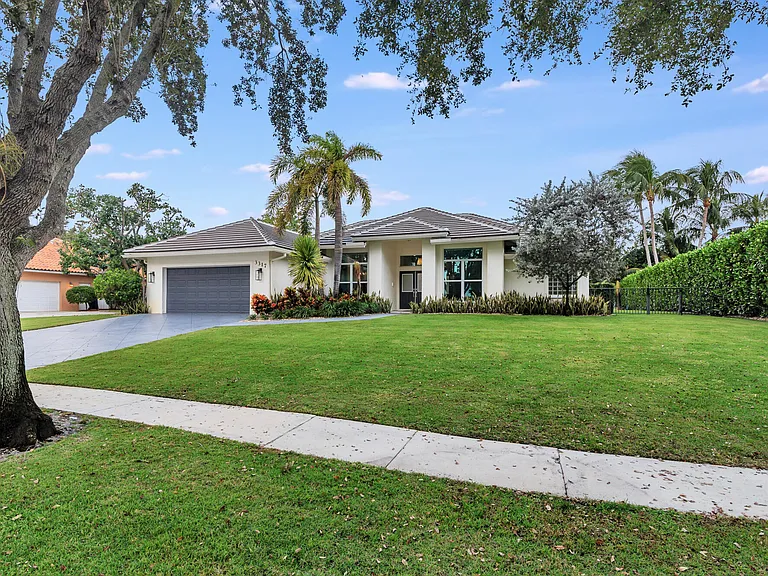3317 Embassy Dr — Photo 33