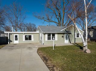 816 36th St NE, Cedar Rapids, IA 52402