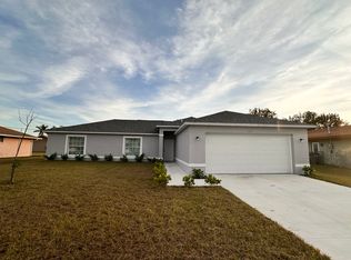 1820 SE 8th St, Cape Coral, FL 33990