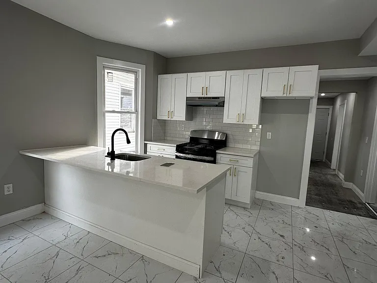 57 Treacy Ave #G2 — Photo 1