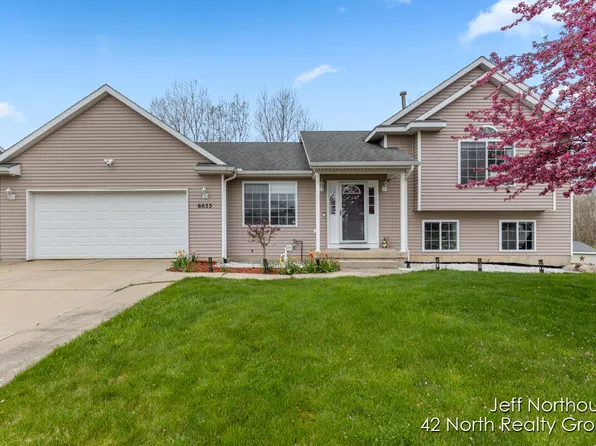 6633 Rye Grass Ct SE, Grand Rapids, MI 49508