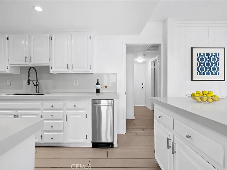 1202 E Balboa Blvd — Photo 13