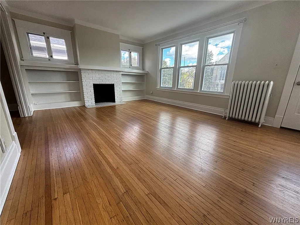 3 bed, 1.0 bath, 1404 sqft, $1,750 — Photo 2