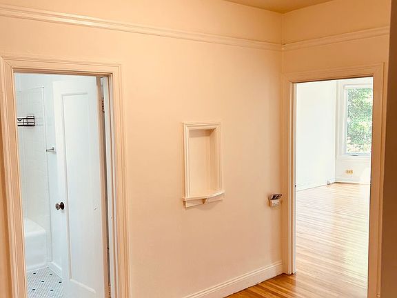 3rd image of 1435 Bay St APT 3