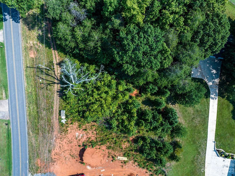 2nd image of 229 Golf Course Rd #4
