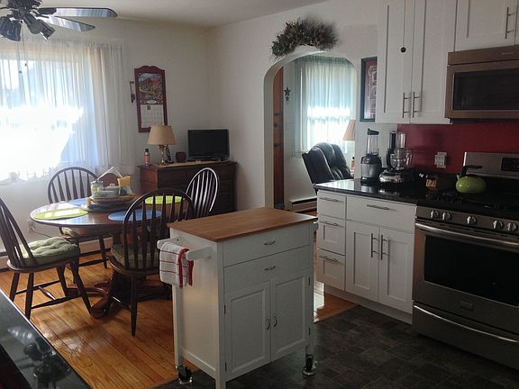 3rd image of 34 Lackawanna Ave