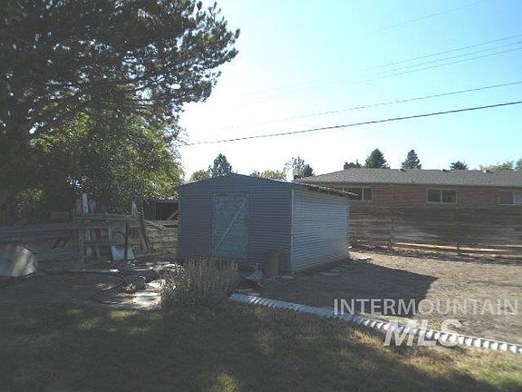 4th image of 1344 E Spruce Ave