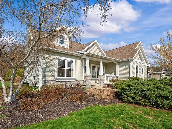 3rd image of 1612 Carolyn Dr