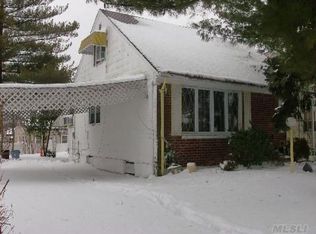 12803 236th St, Rosedale, NY 11422