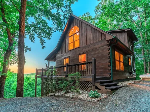 323 Timber Rdg, Blue Ridge, GA 30513