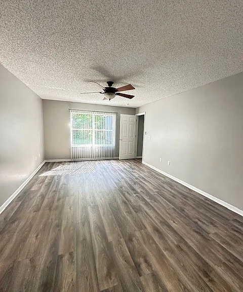 102 Pritchard Dr — Photo 16