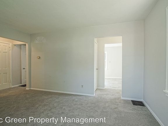 5th image of 706 Winston Dr