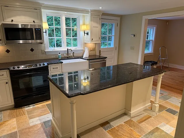 3 bed, 1100 sqft, $3,500 — Photo 3