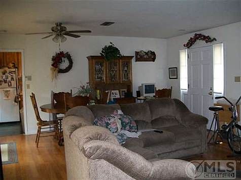 4th image of 1504 Sumter St #1